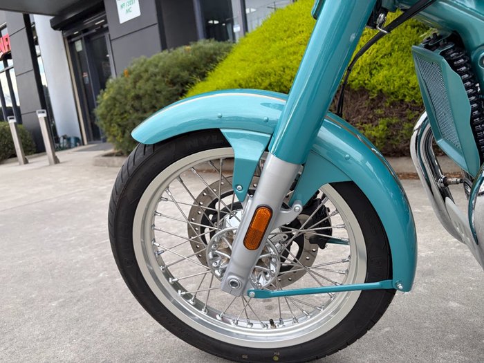 2025 Royal Enfield CLASSIC 650 Green