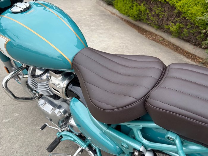 2025 Royal Enfield CLASSIC 650 Green