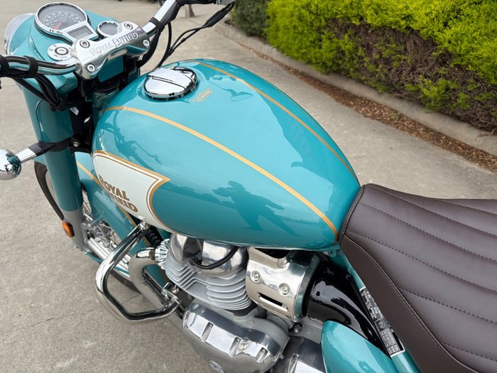 2025 Royal Enfield CLASSIC 650 Green