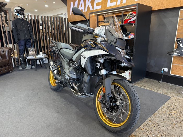 2026 BMW Motorrad 2026 BMW 1300CC R 1300 GS OPTION 719 IMPERIAL BLUE METALLIC