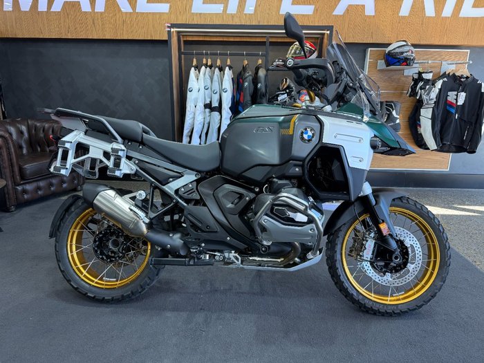 2025 BMW Motorrad R 1300 GS ADVENTURE OPTION 719 Aurelius Green Metallic Matt