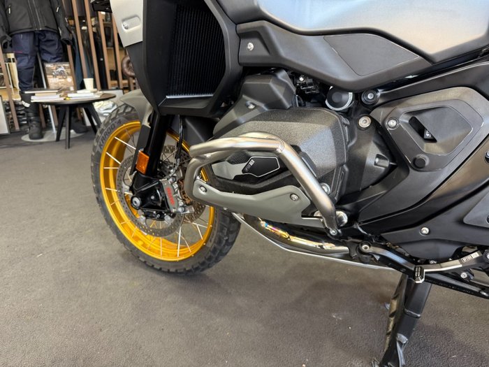 2025 BMW Motorrad R 1300 GS ADVENTURE OPTION 719 Aurelius Green Metallic Matt