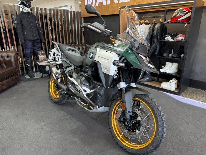 2025 BMW Motorrad R 1300 GS ADVENTURE OPTION 719 Aurelius Green Metallic Matt