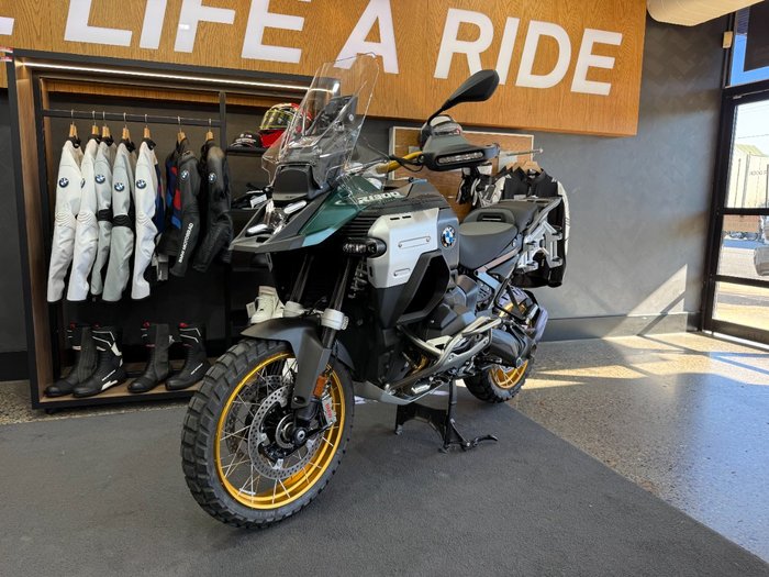 2025 BMW Motorrad R 1300 GS ADVENTURE OPTION 719 Aurelius Green Metallic Matt