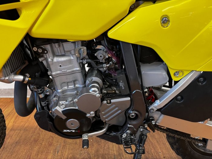 2025 Suzuki DR-Z400E YELLOW