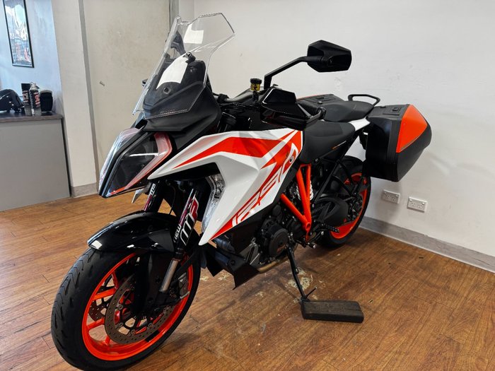 2019 Ktm 1290 SUPER DUKE GT WHITE