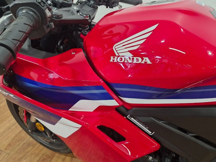 2024 Honda 2024 Honda SPORTS ABS RED