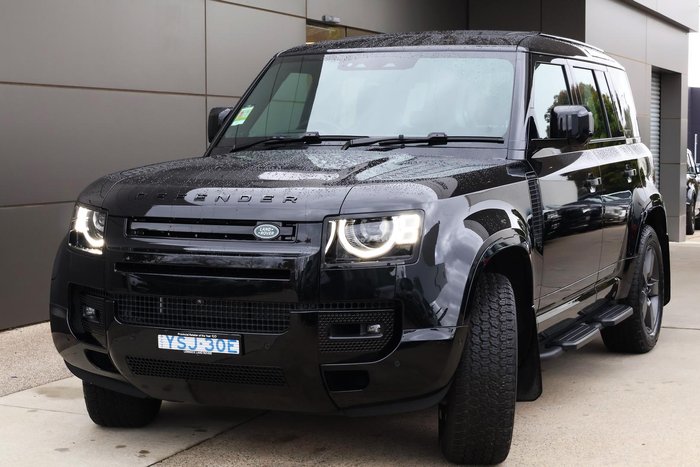 2025 Land Rover Defender 110 D350 X-Dynamic SE