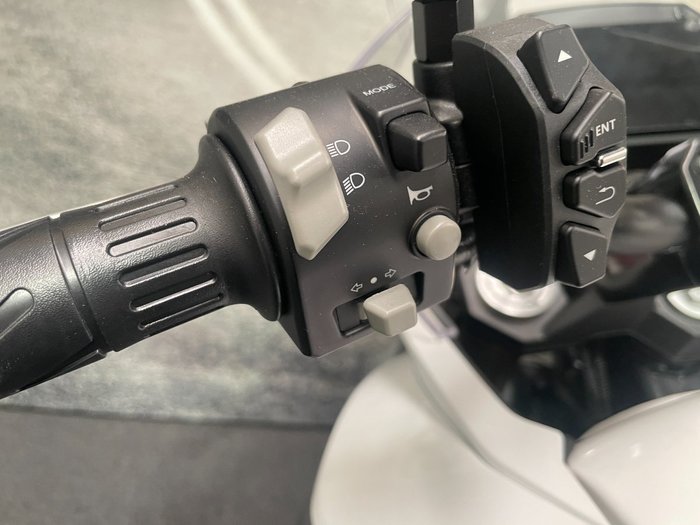 2023 CFMOTO 650MT ABS NEBULA WHITE