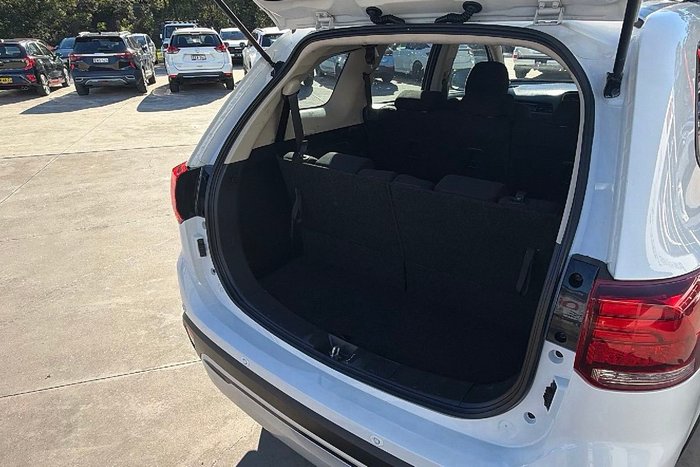 2021 Mitsubishi Outlander ES