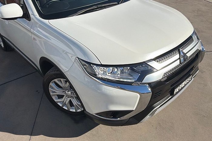 2021 Mitsubishi Outlander ES
