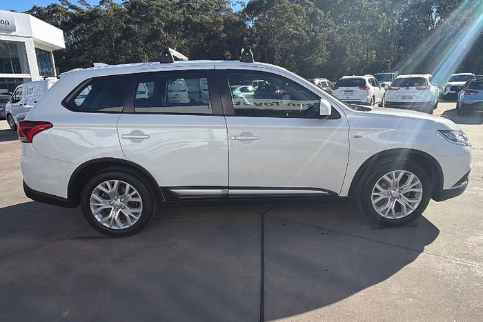 2021 Mitsubishi Outlander ES