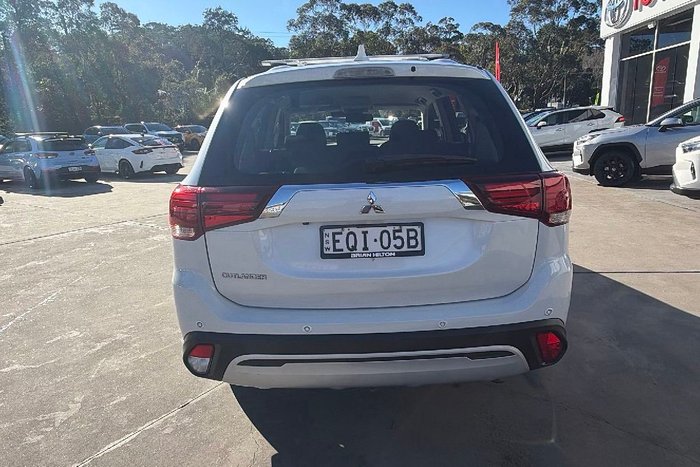 2021 Mitsubishi Outlander ES