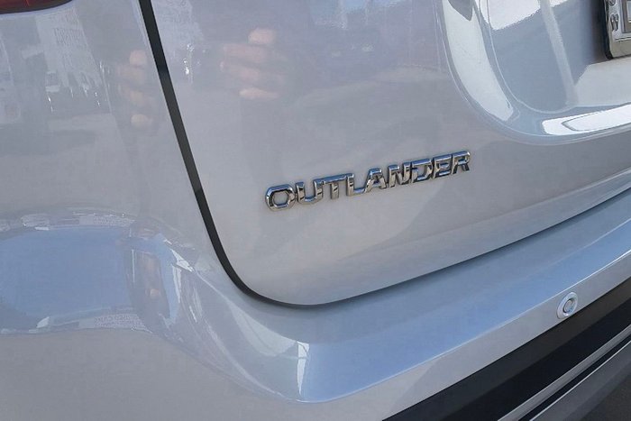 2021 Mitsubishi Outlander ES
