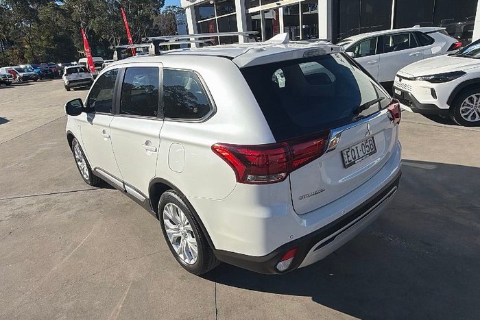 2021 Mitsubishi Outlander ES