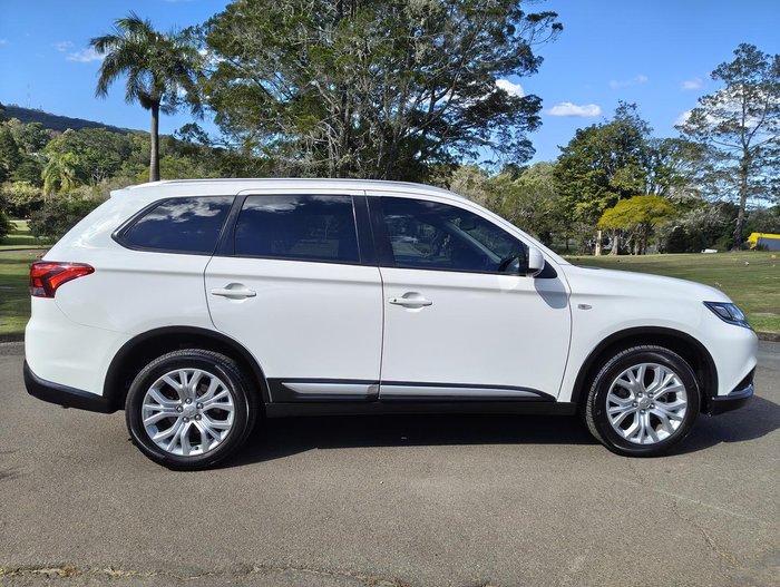 2019 Mitsubishi Outlander ES