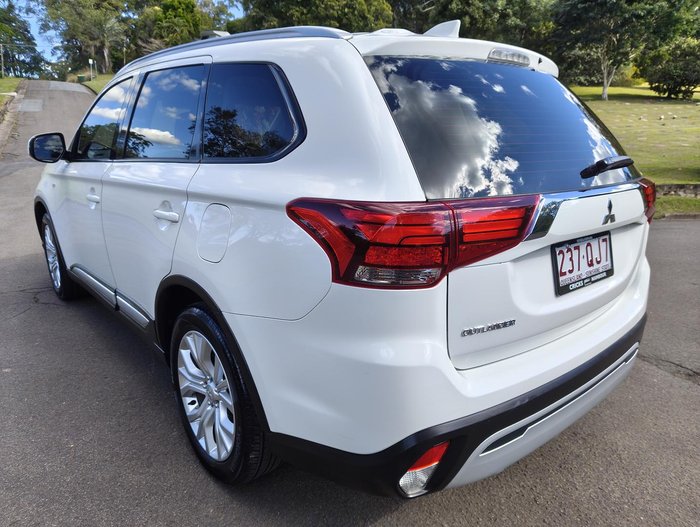 2019 Mitsubishi Outlander ES