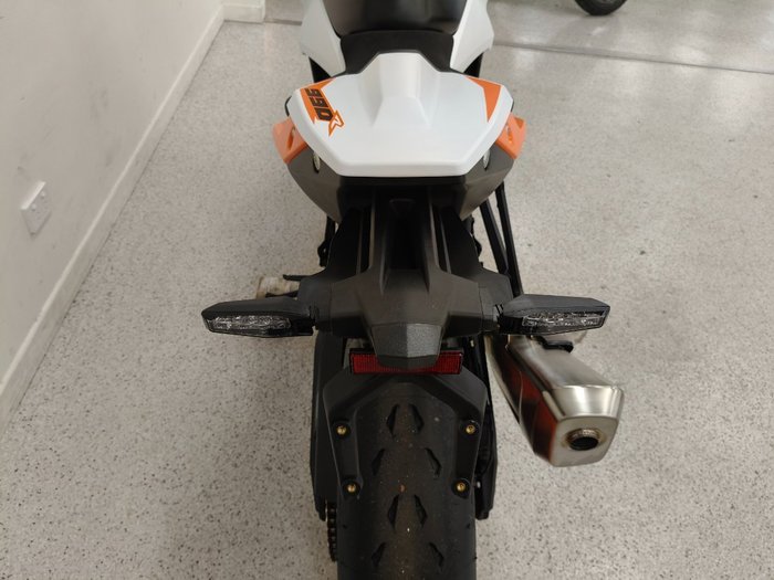 2026 Ktm 990 DUKE R Orange
