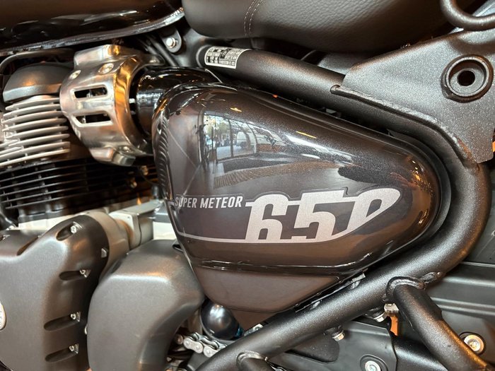 2025 Royal Enfield Super Meteor 650 Meteor Black