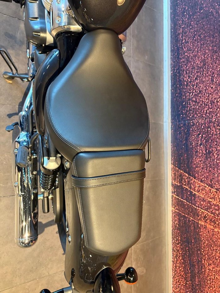2025 Royal Enfield Super Meteor 650 Meteor Black