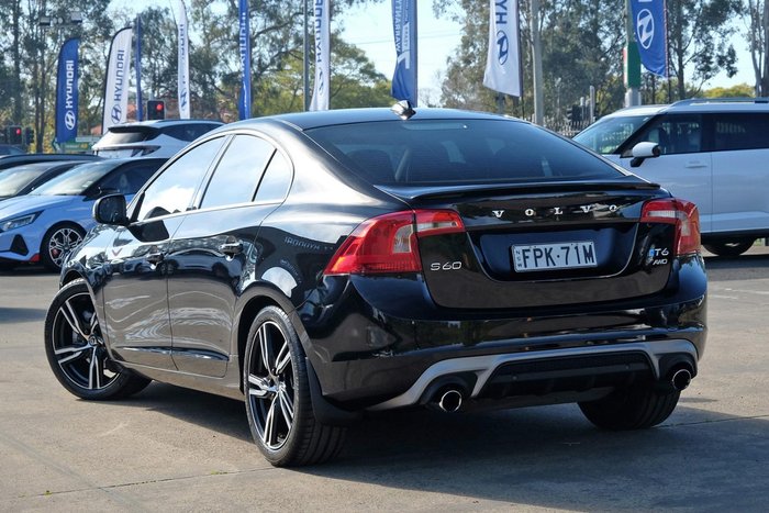 2016 Volvo S60 T6 R-Design