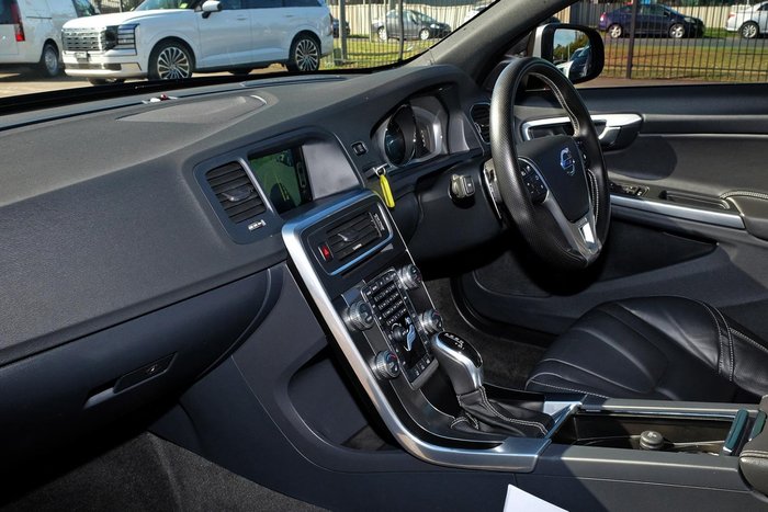 2016 Volvo S60 T6 R-Design