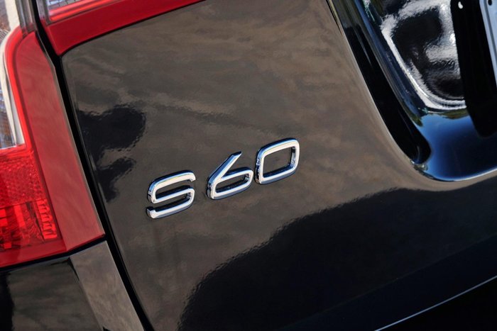 2016 Volvo S60 T6 R-Design