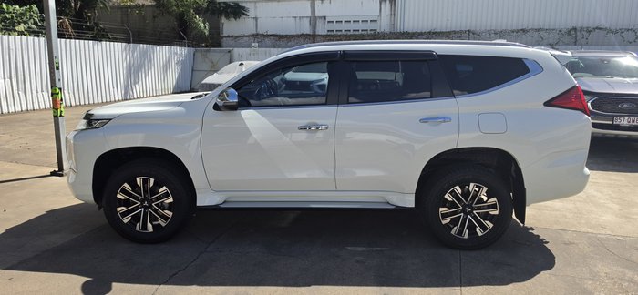 2023 Mitsubishi Pajero Sport GLS