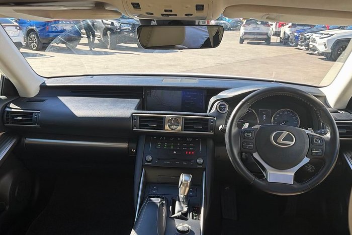 2018 Lexus IS IS300h Luxury