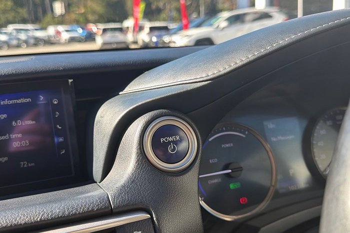 2018 Lexus IS IS300h Luxury