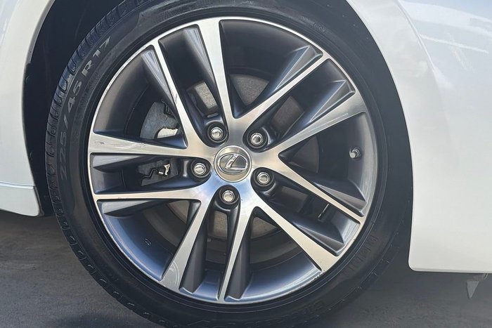 2018 Lexus IS IS300h Luxury
