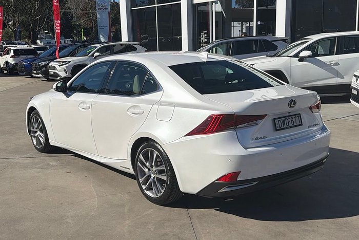 2018 Lexus IS IS300h Luxury