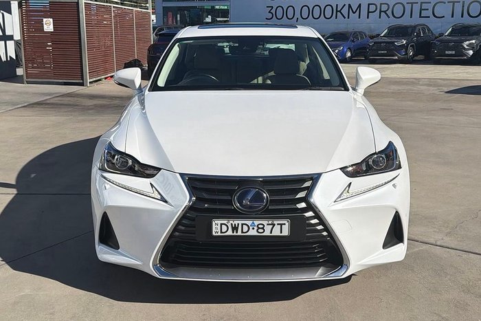 2018 Lexus IS IS300h Luxury