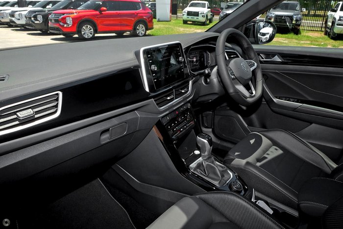 2025 Volkswagen T-Roc 140TSI R-Line
