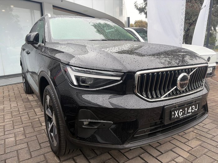 2025 Volvo XC40