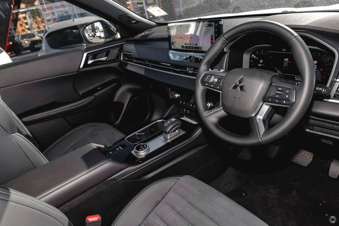 2026 Mitsubishi Outlander Black Edition