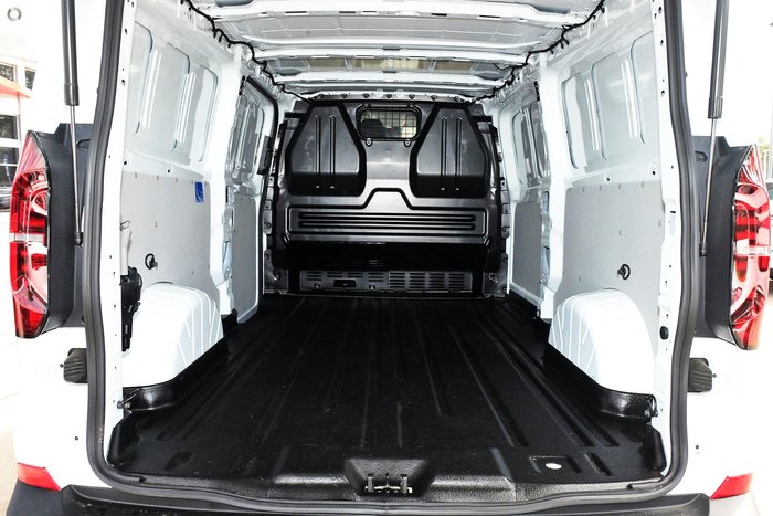 2025 Volkswagen Transporter TDI390