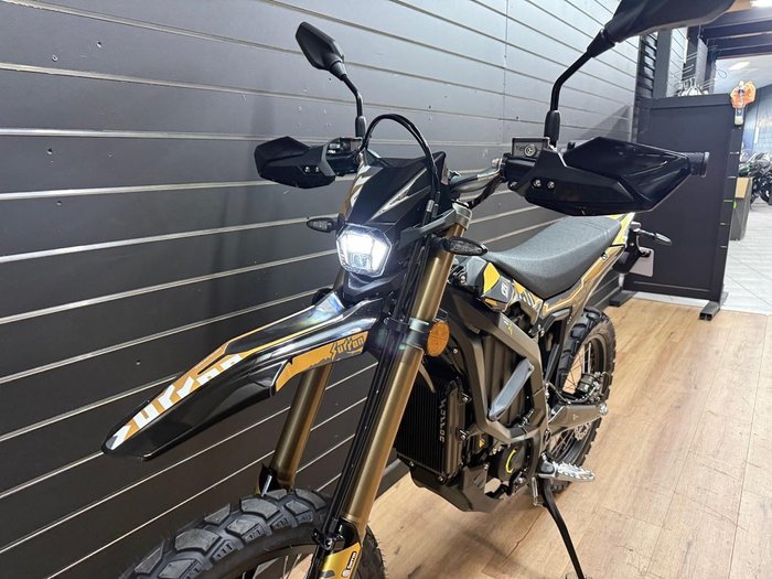 2026 Sur-ron ULTRA BEE R Black