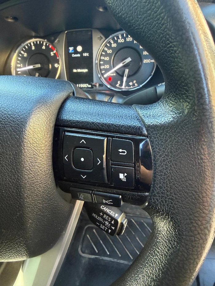 2020 Toyota Hilux SR