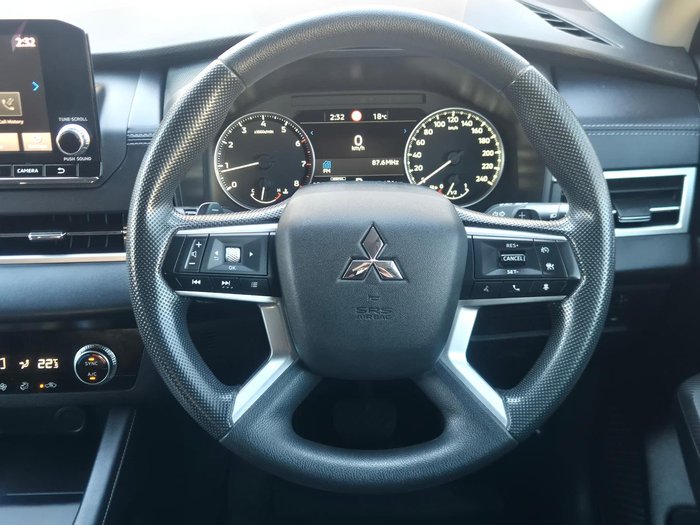 2022 Mitsubishi Outlander ES