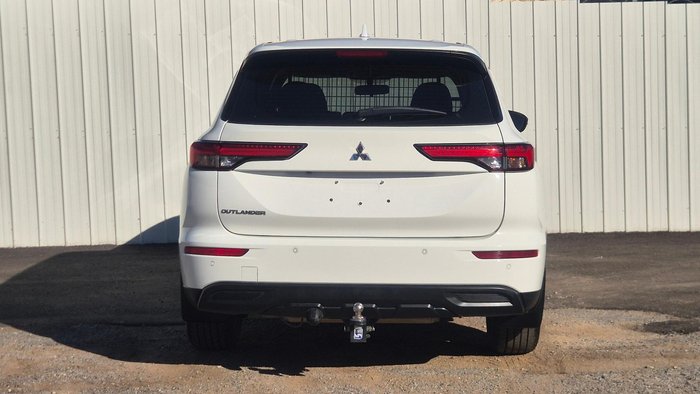 2022 Mitsubishi Outlander ES