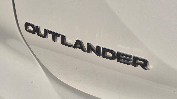 2022 Mitsubishi Outlander ES