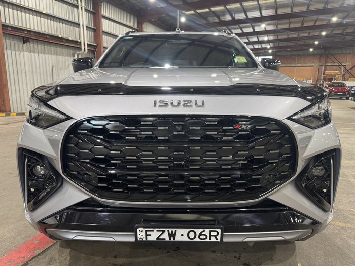 2026 Isuzu MU-X X-TERRAIN