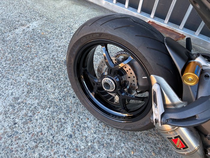 2014 Ducati MONSTER 1200S RED