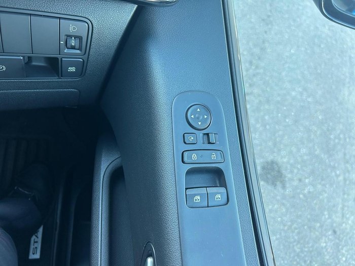 2023 Hyundai STARIA Elite