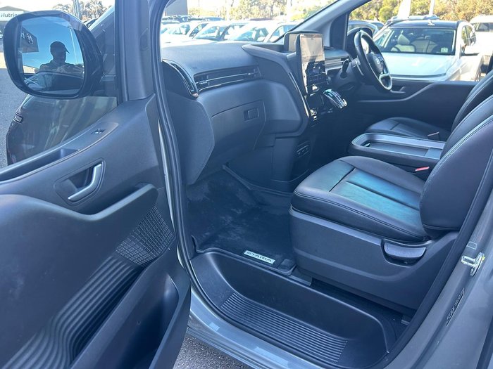 2023 Hyundai STARIA Elite