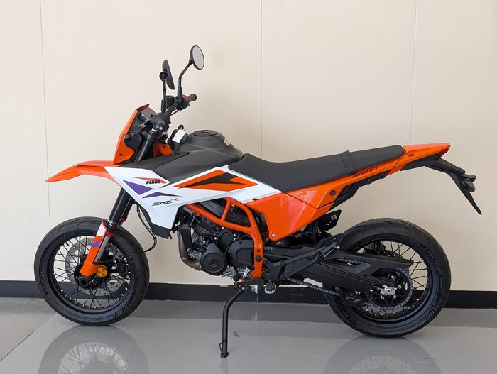 2026 KTM 390 SMC R SMC Orange