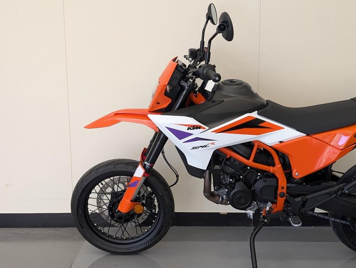 2026 KTM 390 SMC R SMC Orange