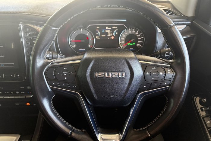 2022 Isuzu MU-X LS-T