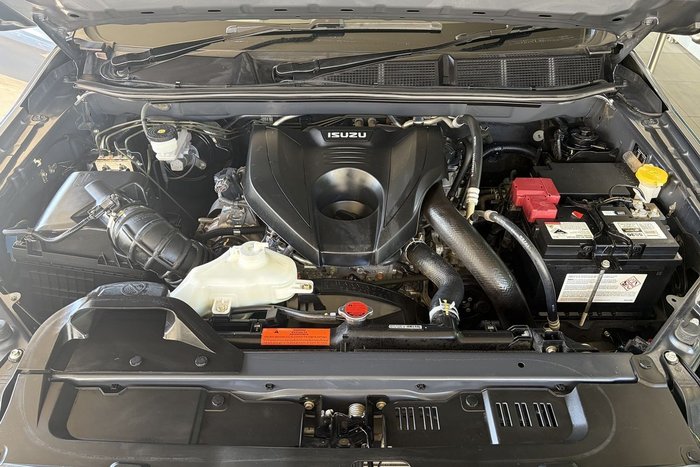2022 Isuzu MU-X LS-T